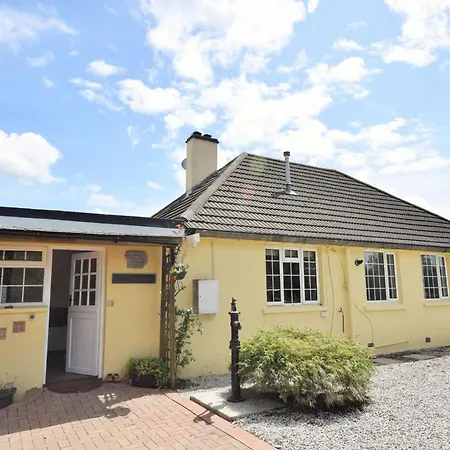 2 Bed In Padstow 51925 Egloshayle