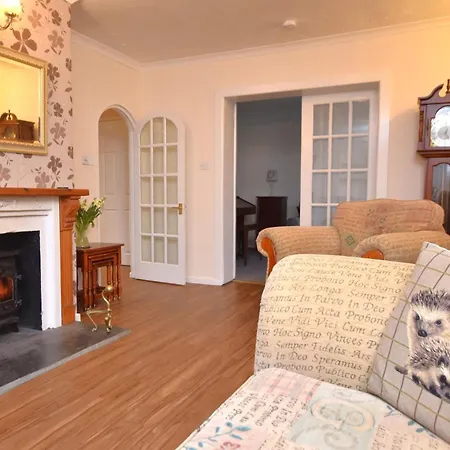 2 Bed In Padstow 51925 Egloshayle