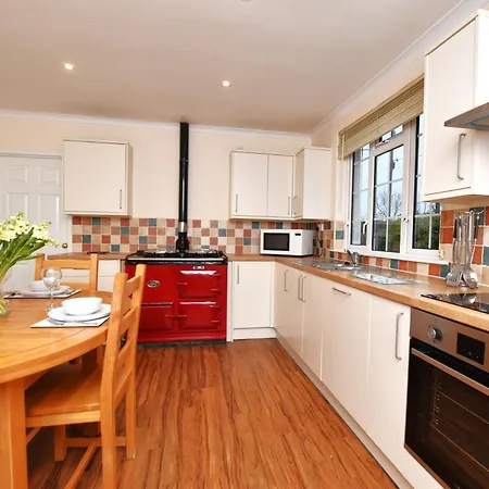 2 Bed In Padstow 51925 Holiday home